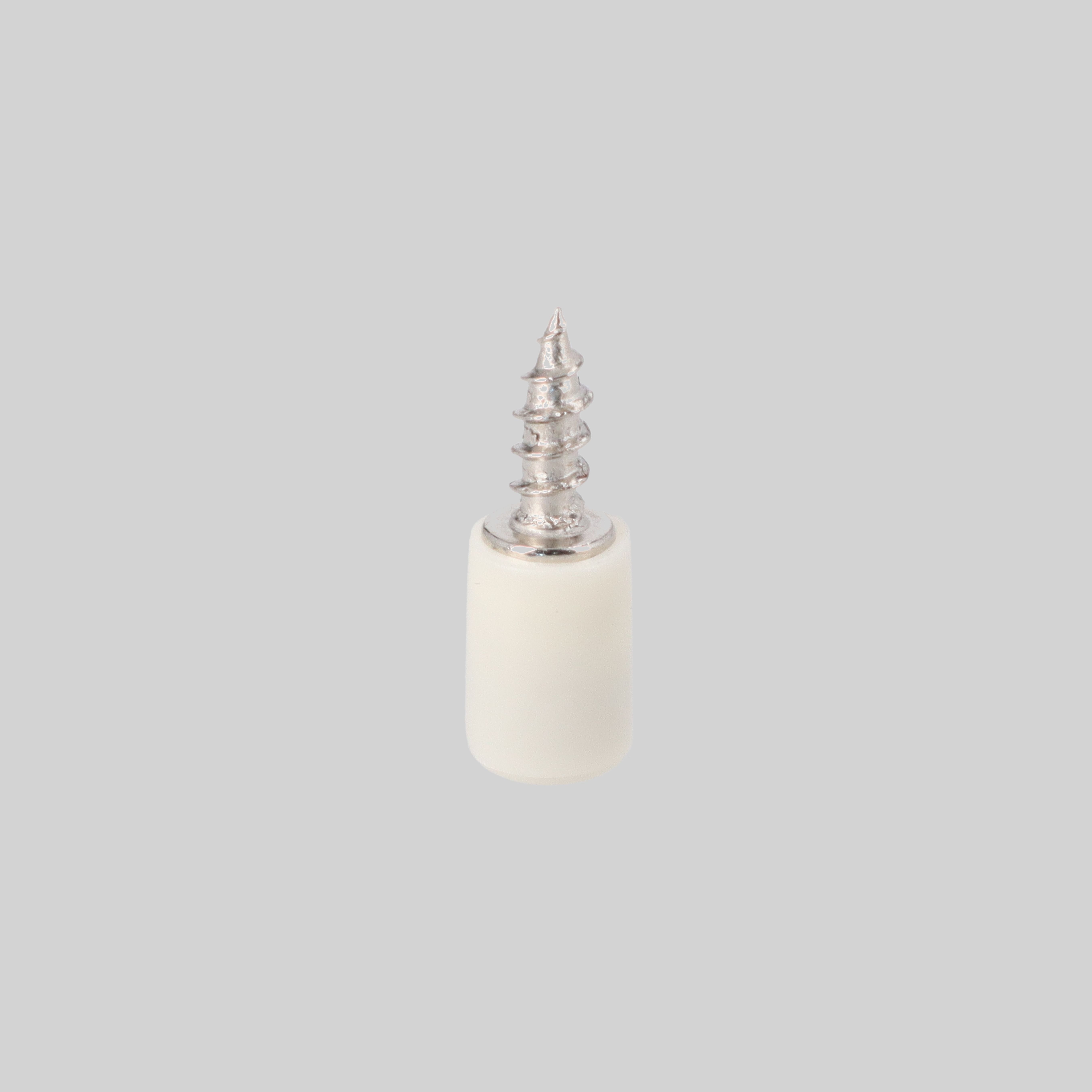 თაროს ხრახნისებრი სამაგრი 7.5x15mm ბეჟი საფარით რკინა+პლასტმასი TM-S07