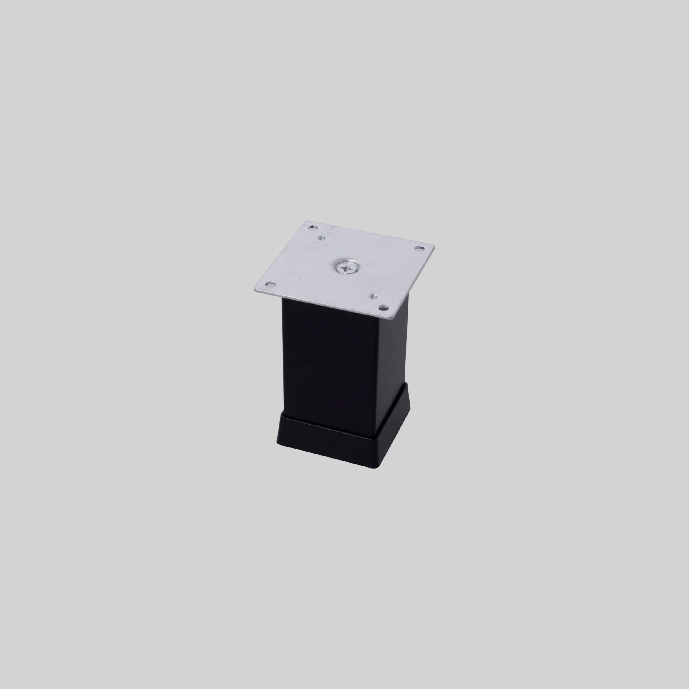 ალუმინის ფეხი ოთხკუთხედი 50*50მმ H=8cm MB-შავი SFL-1A