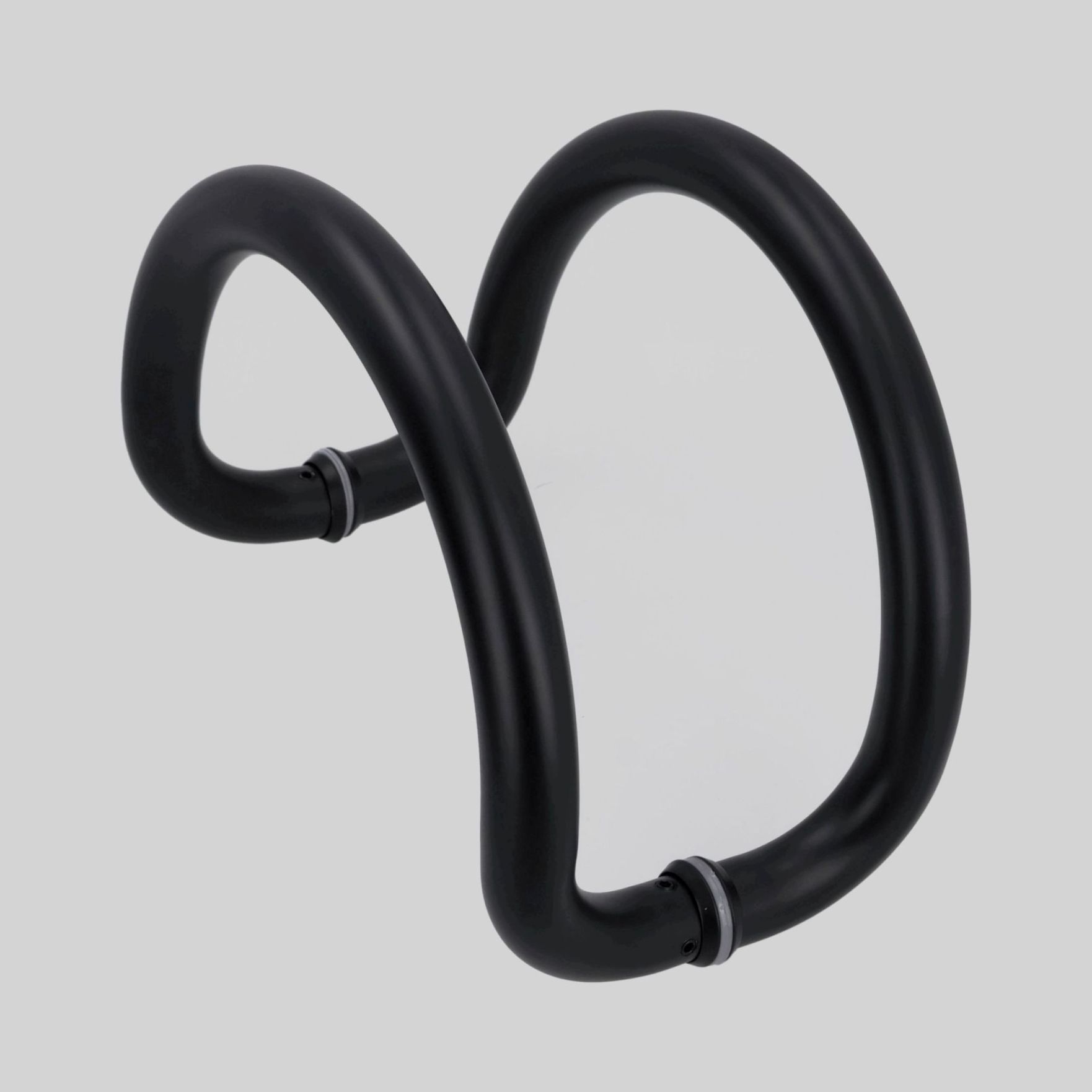 შუშის კარის სახელური T=0.8mm 250*250mm MB-შავი SUS201 TM-E823