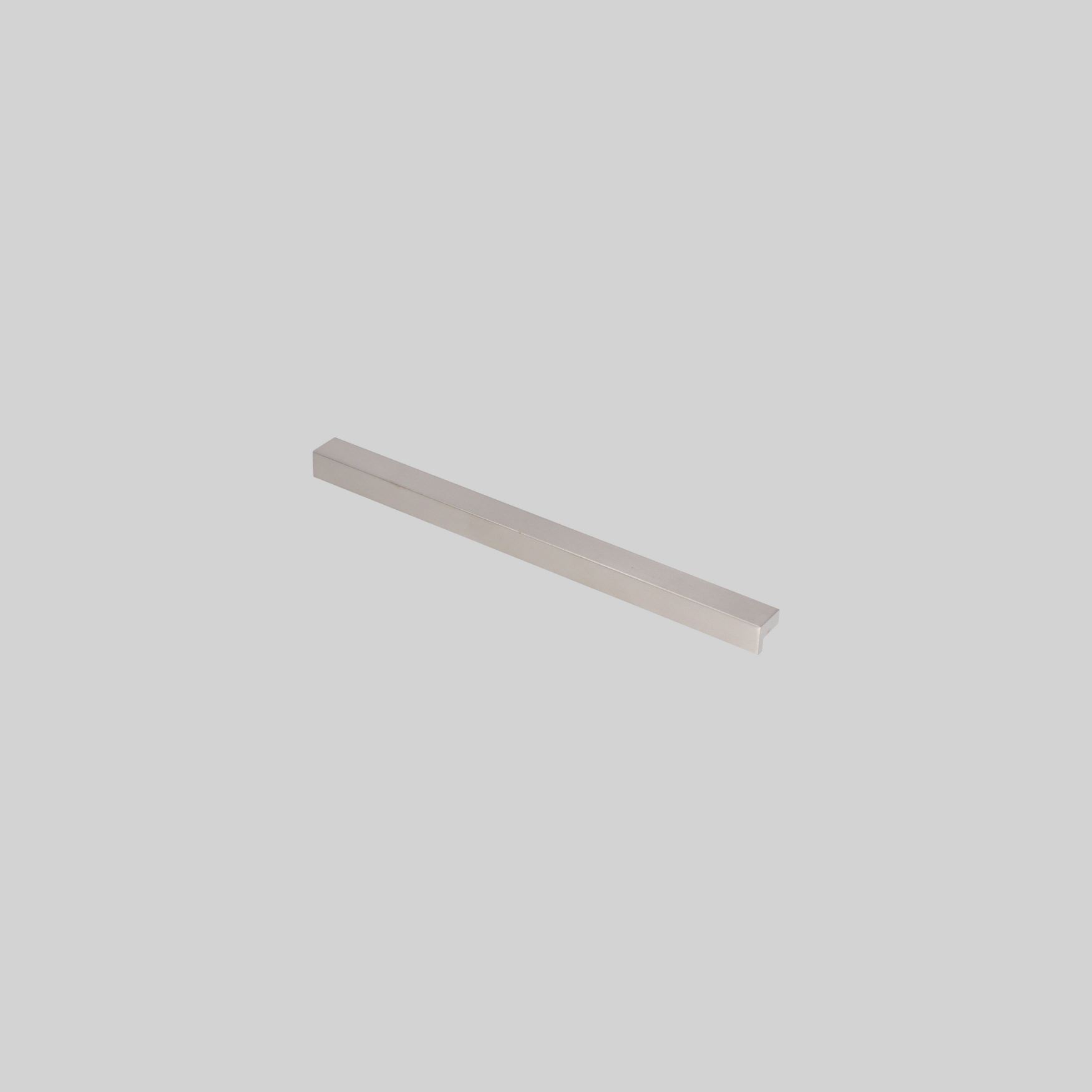 ლითონის სახელური 192MM INOX